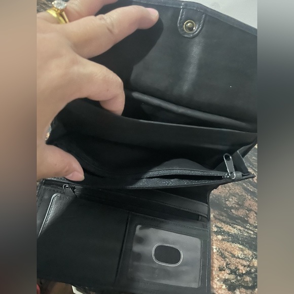 Authentic Fossil leather wallet/ mobile carrier. Used gently. Size large - Picture 4 of 9